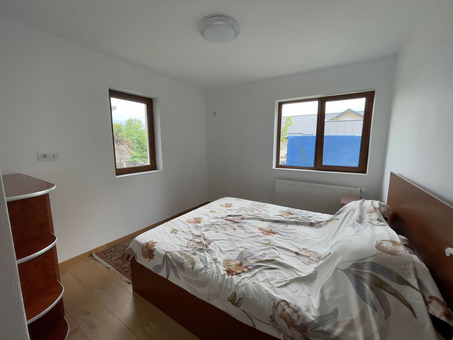 Casă de închiriat-Breaza de Sus