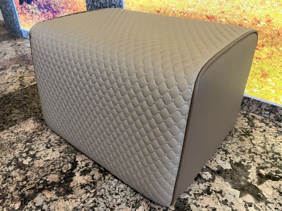 Луксозна пейка за антре, кожена табуретка (в две разновидности)