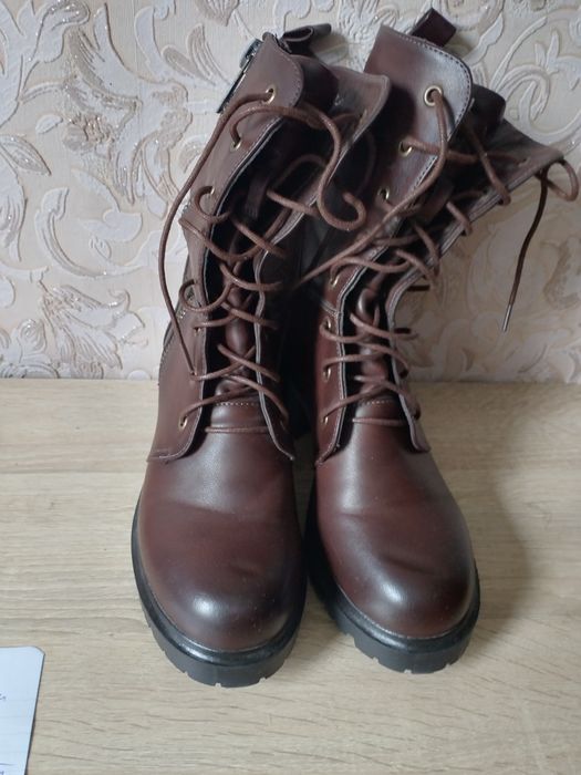 Чисто нови ботуши