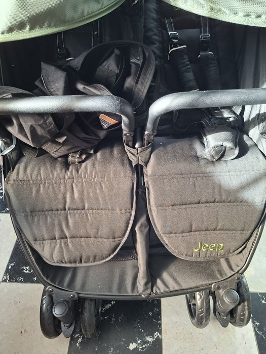 Cărucior Jeep pentru gemeni