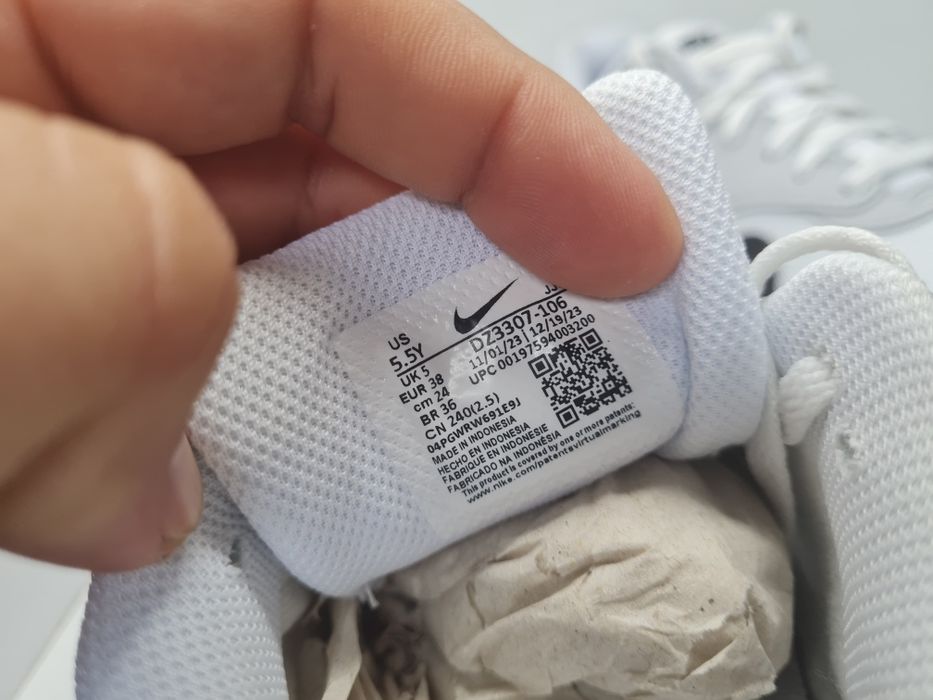 Маратонки Nike Air Max 1

Чисто нови с кутия.

Размер 38 стелка 24 см.

Цена 55 евро.