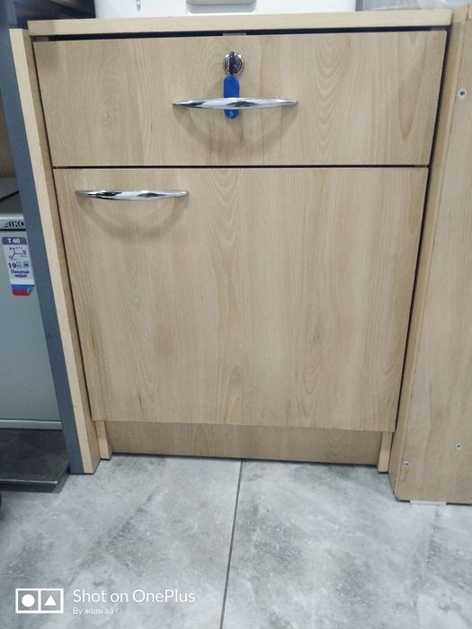 Продается Офисная мебель