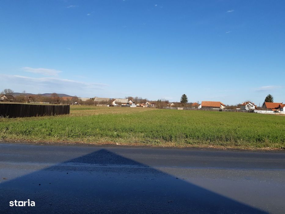 Vand teren intravilan construibil bine pozitionat in Lunca Calnicului
