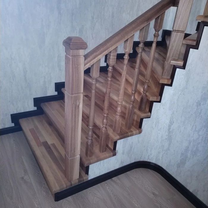 "Wooden stairs" лестница из массива дуба Ёғоч зинапоялар Yog'och zina
