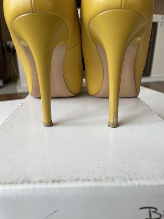 Обувки на ток