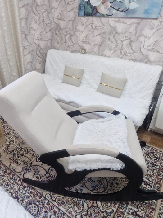 Срочно продается Кресло-качалка состояние отличное