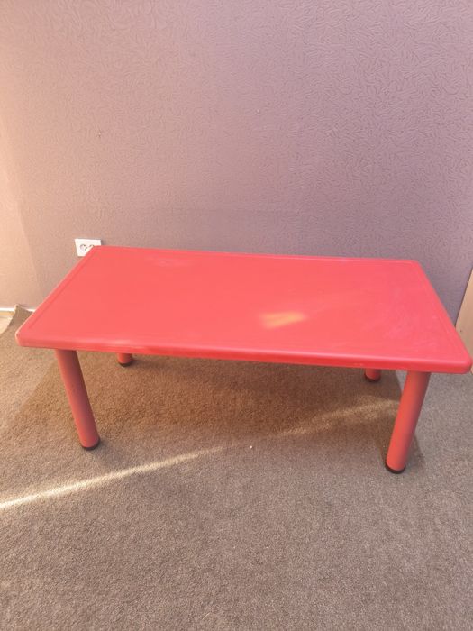 Столики, пюпитр и доска меловая