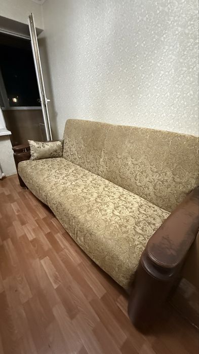Отдам даром диван