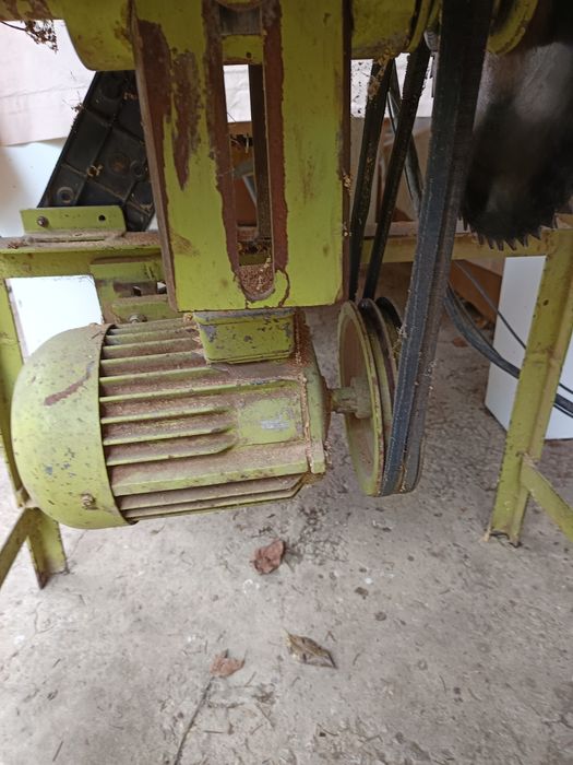 Продавам циркуляр на трифазен ток работи перфектно