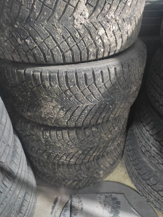 Продам резину 255.45.R20