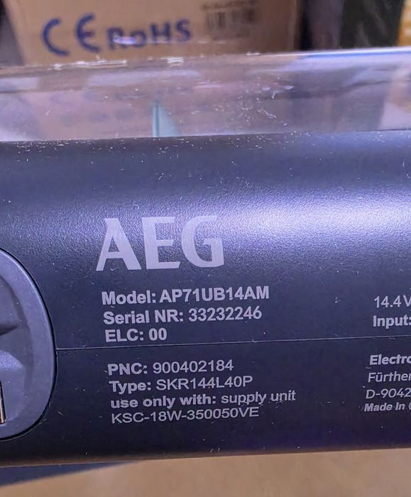 Правостояща прахосмукачка AEG