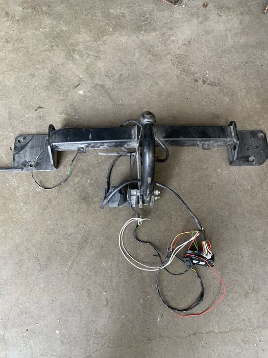 Теглич за БМВ е90