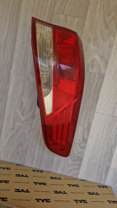 Фара на Киа Рио   продам