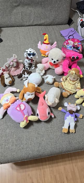 Игрушки мягкие и заводные