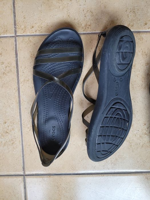 Продам crocs женские