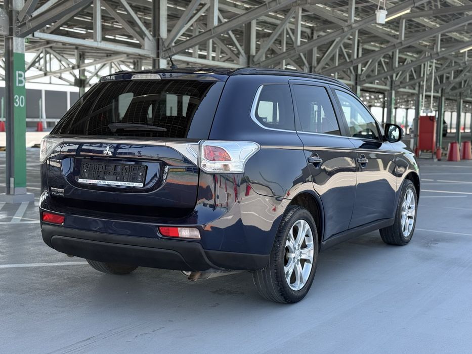 Mitsubishi Outlander 2013/7locuri/4X4/Navi/Piele/Camera/Garantie 1 an/ Rate cu buletinul