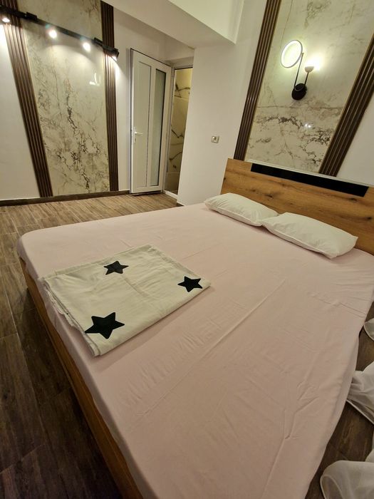 Închiriez regim hotelier cazare Trocadero City Mall centru