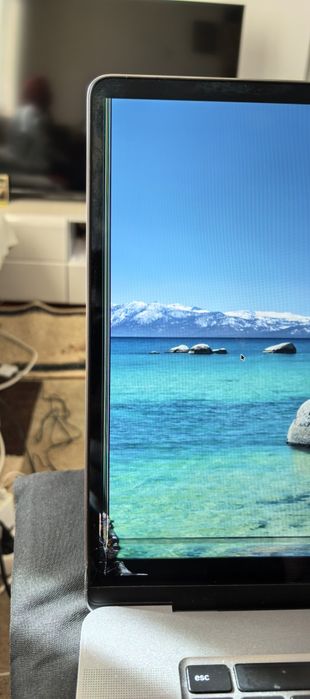 Ansamblu cu Display Macbook Pro A2141 16"--Usor spart / Dar functional