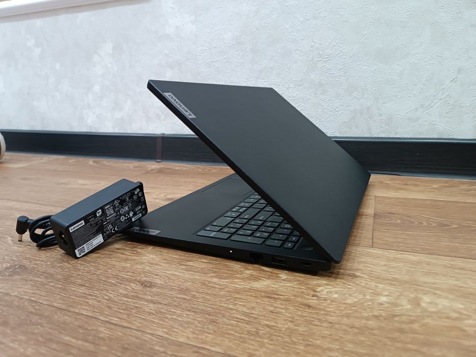 Ноутбук Lenovо ОЗУ 8ГБ, SSD m.2 256Гб.