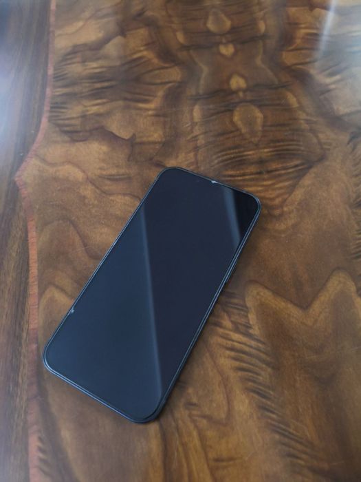 продается iPhone 13