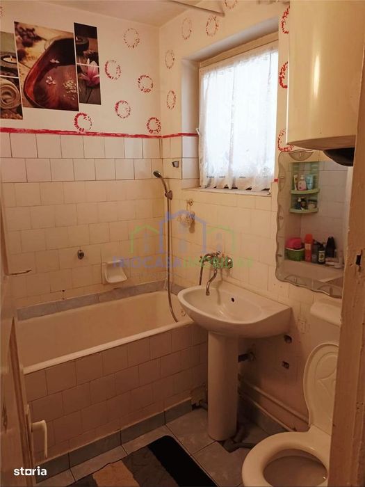 Apartament 4 Camere ,  Etaj 3 Din 4, 2 Bai, 2 Balcoane,  Calea Severin