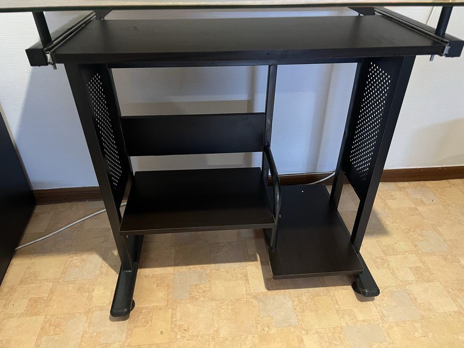 Стол компьютерный новый