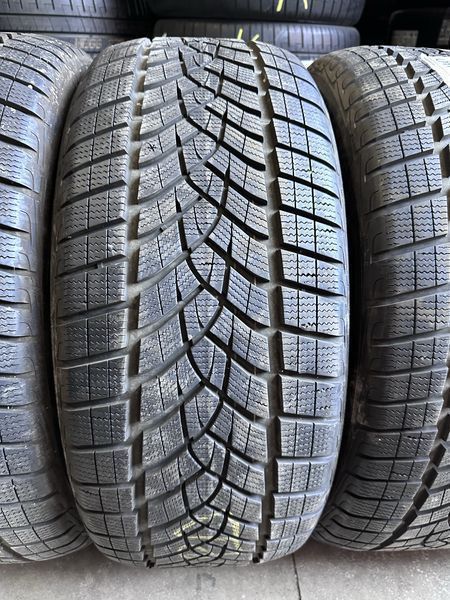 275/45/21 Goodyear 4бр