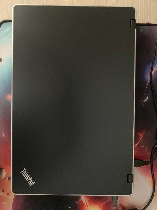 Vand laptop Lenovo ThinkPad One Edge.