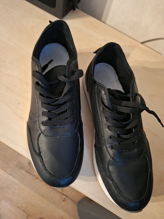 Продавам мъжки обувки