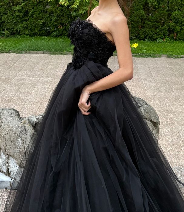 Черна бална рокля