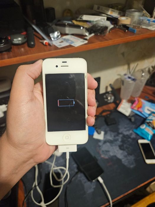 Продам iphone 4 8 gb