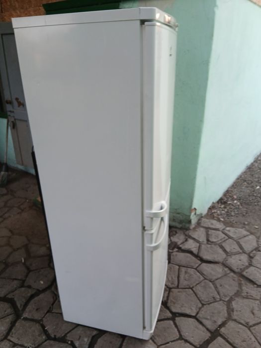 Продам холодильник Indesit высота 1,70