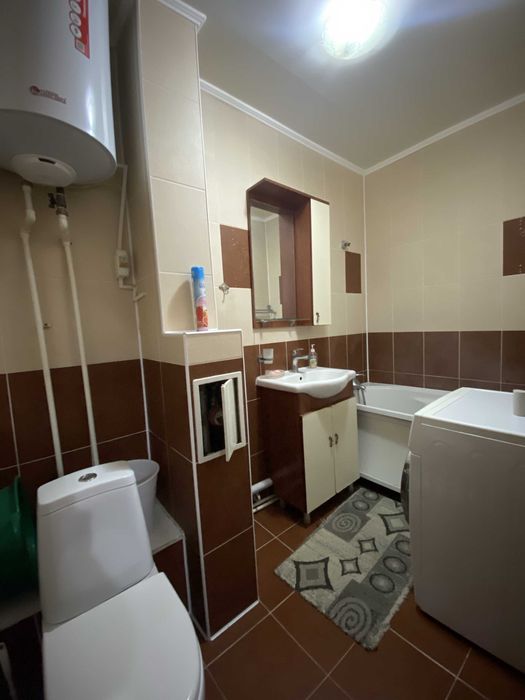 продам 1 комн квартиру в центре