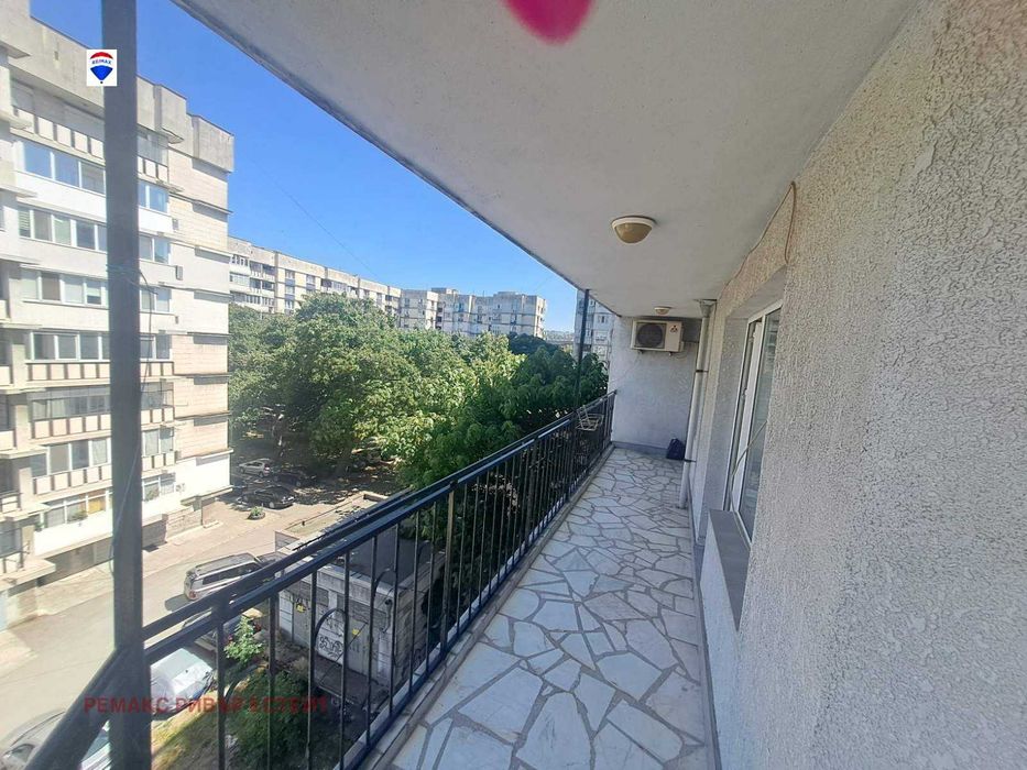 Дава се под наем Тристаен апартамент в Русе, Хъшове - 100 кв.м за 357 € - Снимка #3