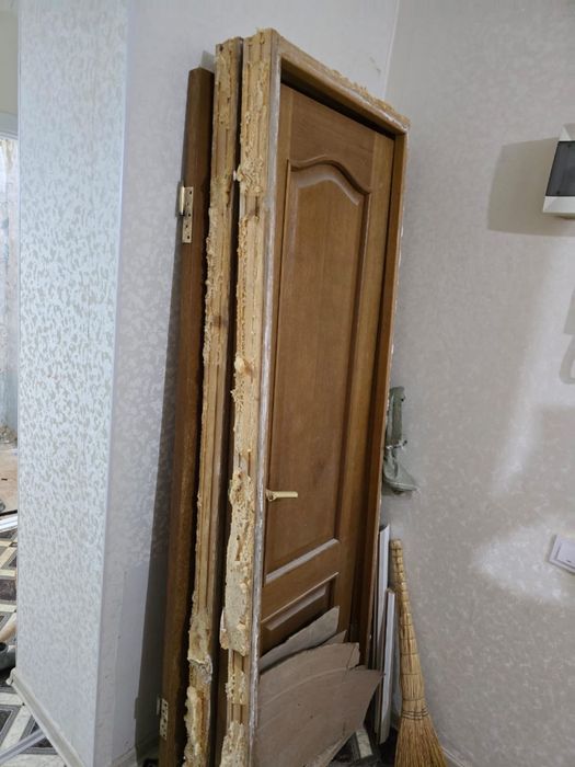 б/у двери с косяками 2 шт 60см
