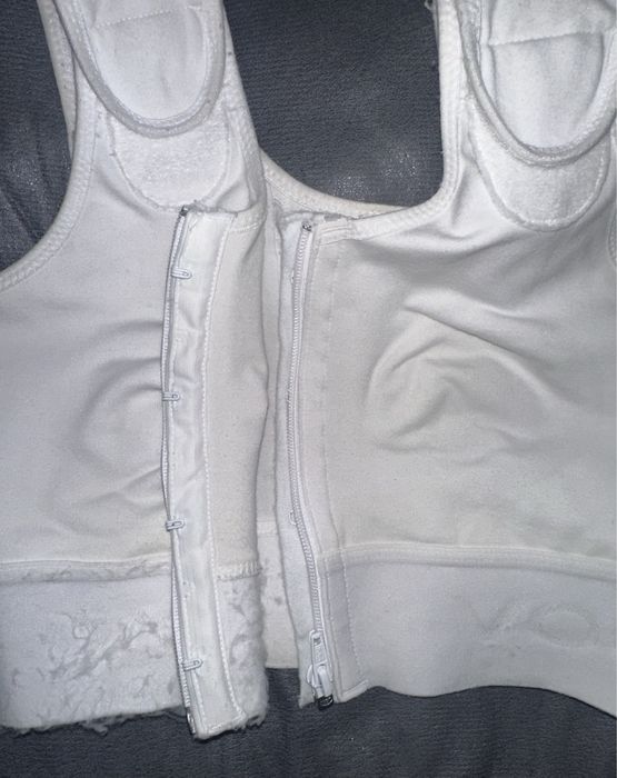 Компрессионный корсет после маммопластики