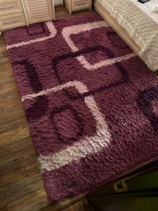 Срочно продам три  ковра травка