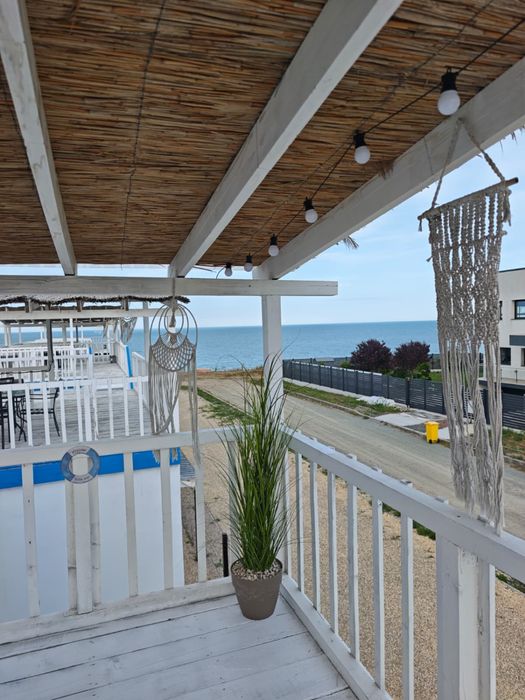 Beach Please-Beach Bungalows Costinesti-Cazare in Costinesti , piscina . 2-4 persoane