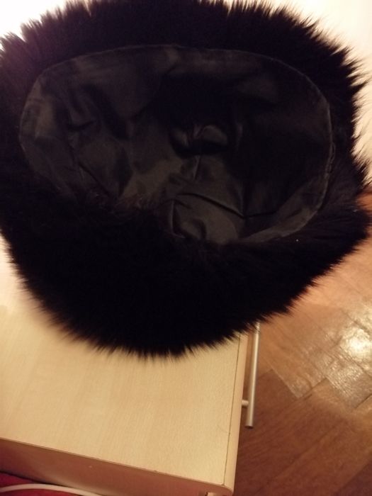 Căciula blana naturala vulpe polara , dama, de culoare neagra