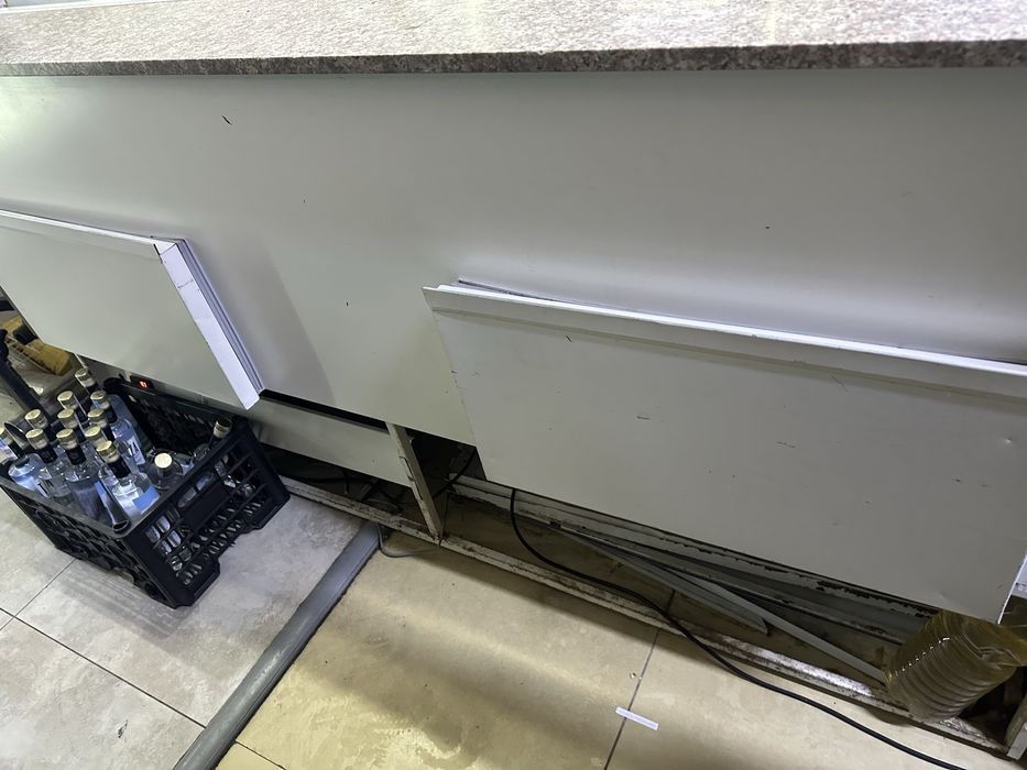 Продам витринный холодильник б/у