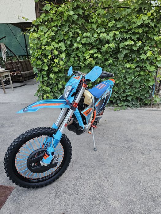 Продам GR8 CB 300