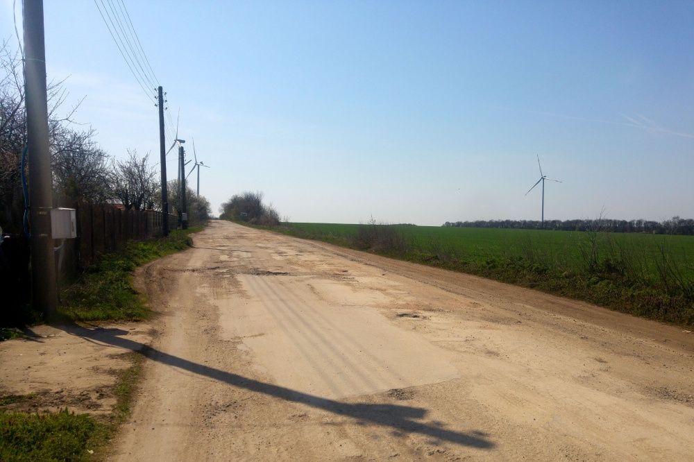 Продавам къща в с.Храброво, обл. Добрич с двор, лозе и овошки