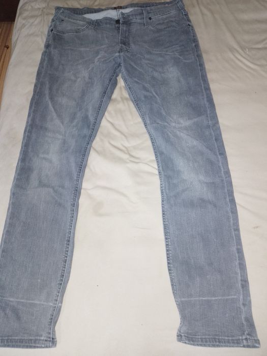 Blugi barbati diferiti