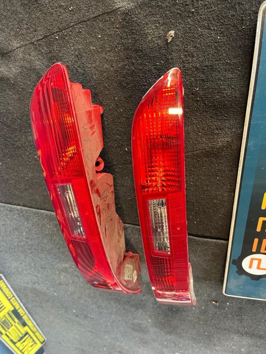 Леви стопове в бронята за Ауди Audi Q3 8U0