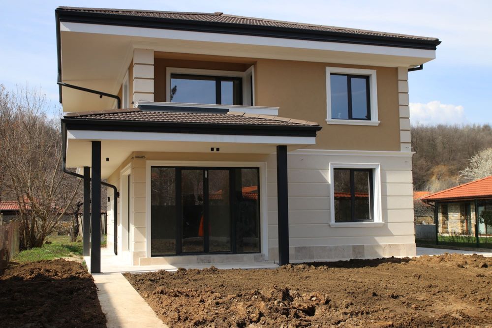 Продава се Къща в с. Нацовци, Област Велико Търново - 190 кв.м за 722 €/кв.м - Снимка #1