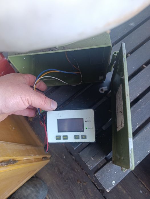 vand hranitoare automata cu butoi 50 l