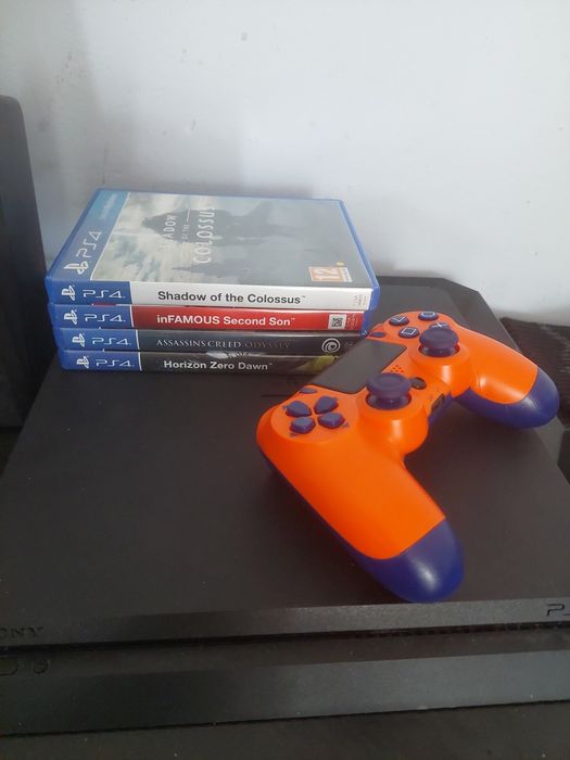URGENT! Vănd PS4 Slim 500GB+4 jocuri