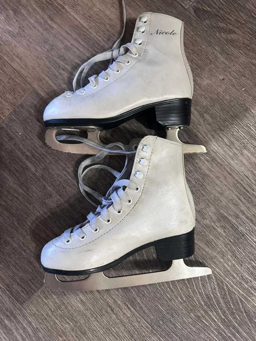 ПРОДАМ коньки 30 размер