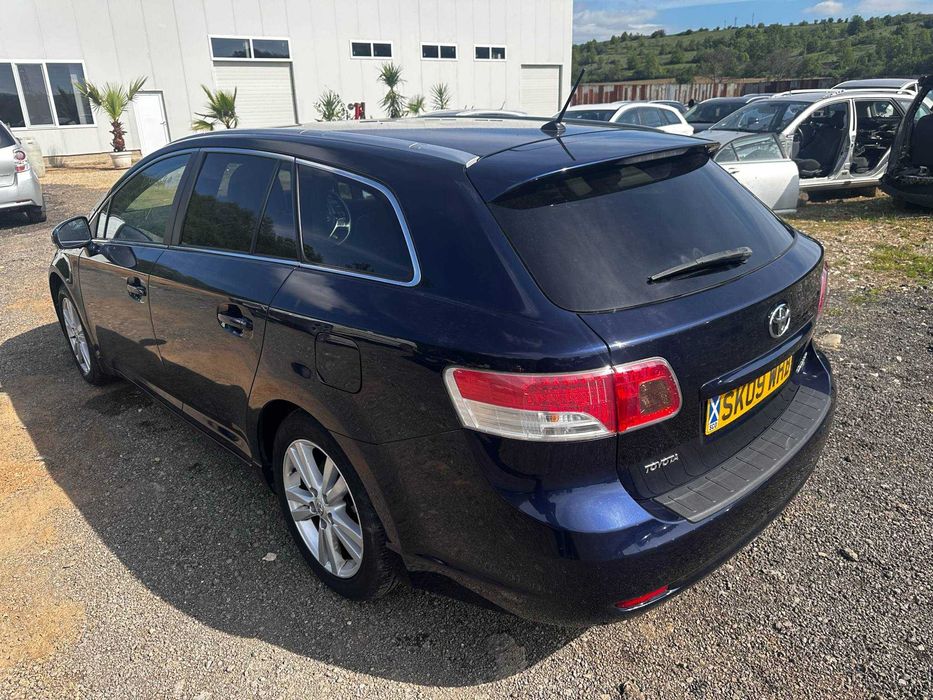 На части - Toyota Avensis 1.8 Valvematic 147 к.с, автоматик