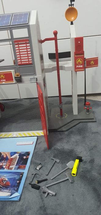 Statie de pompieri cu elicopter, 9462 Playmobil, City Action